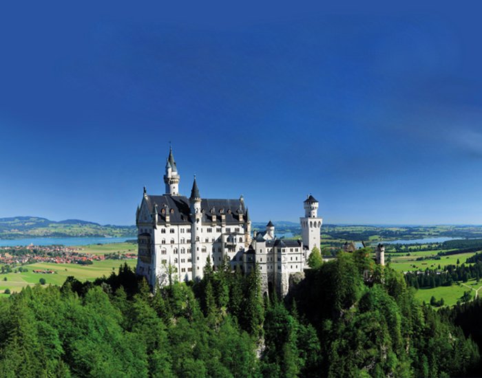 Bavarian Royal Castles-Sightseeing Flight 60 min.