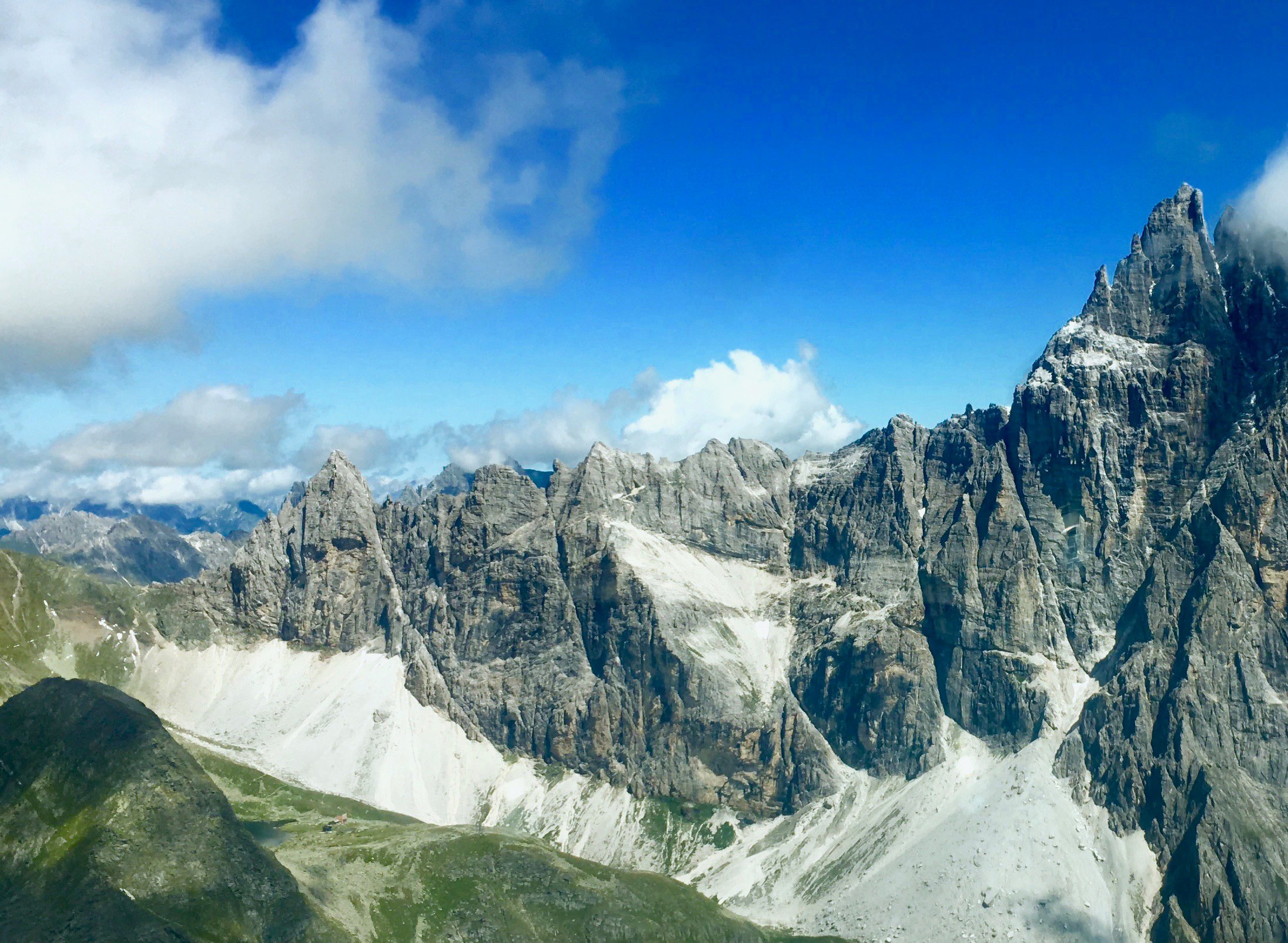 Helicopter Stubaiertours Sightseeing Flight - South Tyrol 25 min.