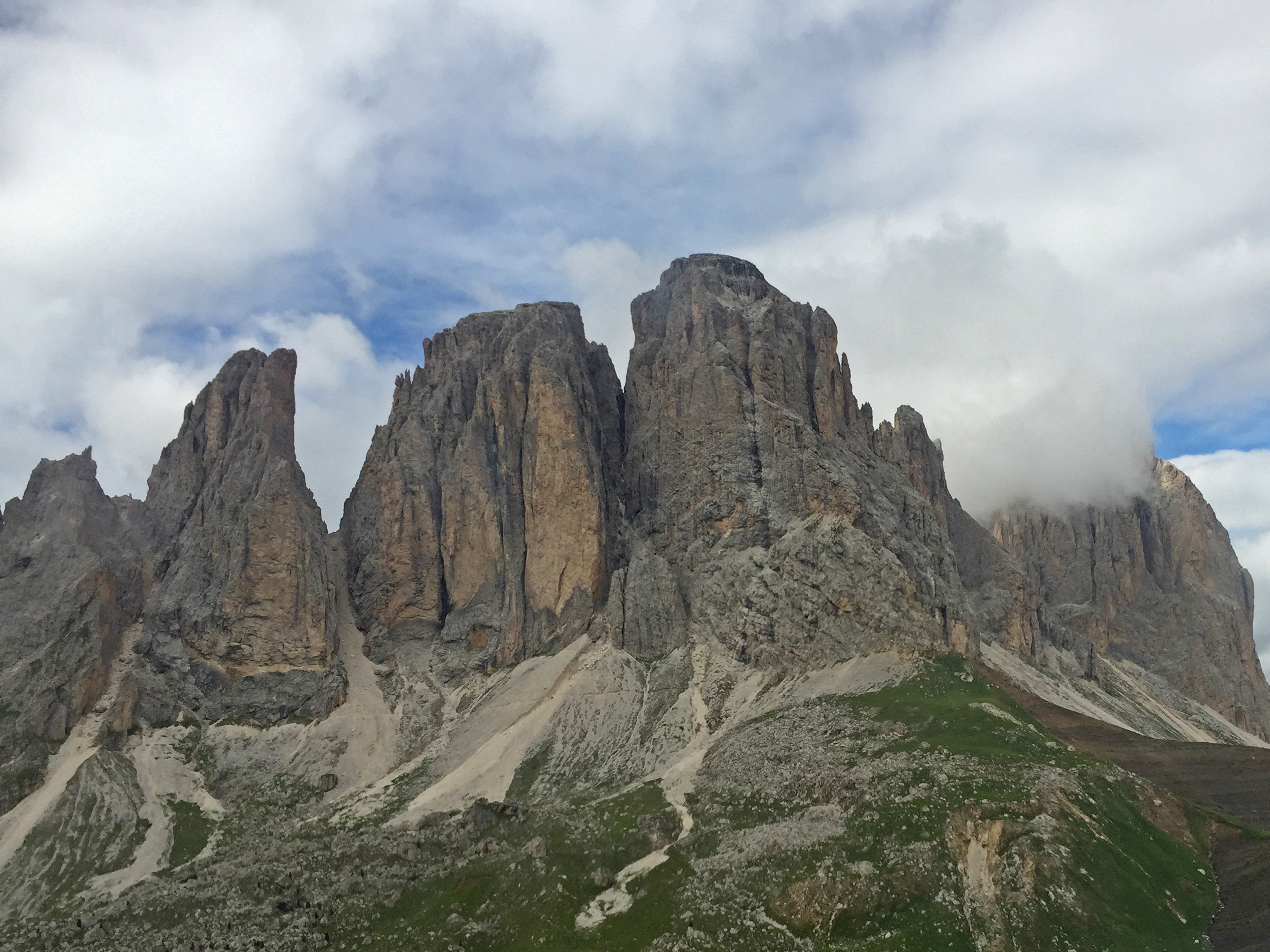 Helicopter Dolomites Sightseeing Flight -South Tyrol 25 min.