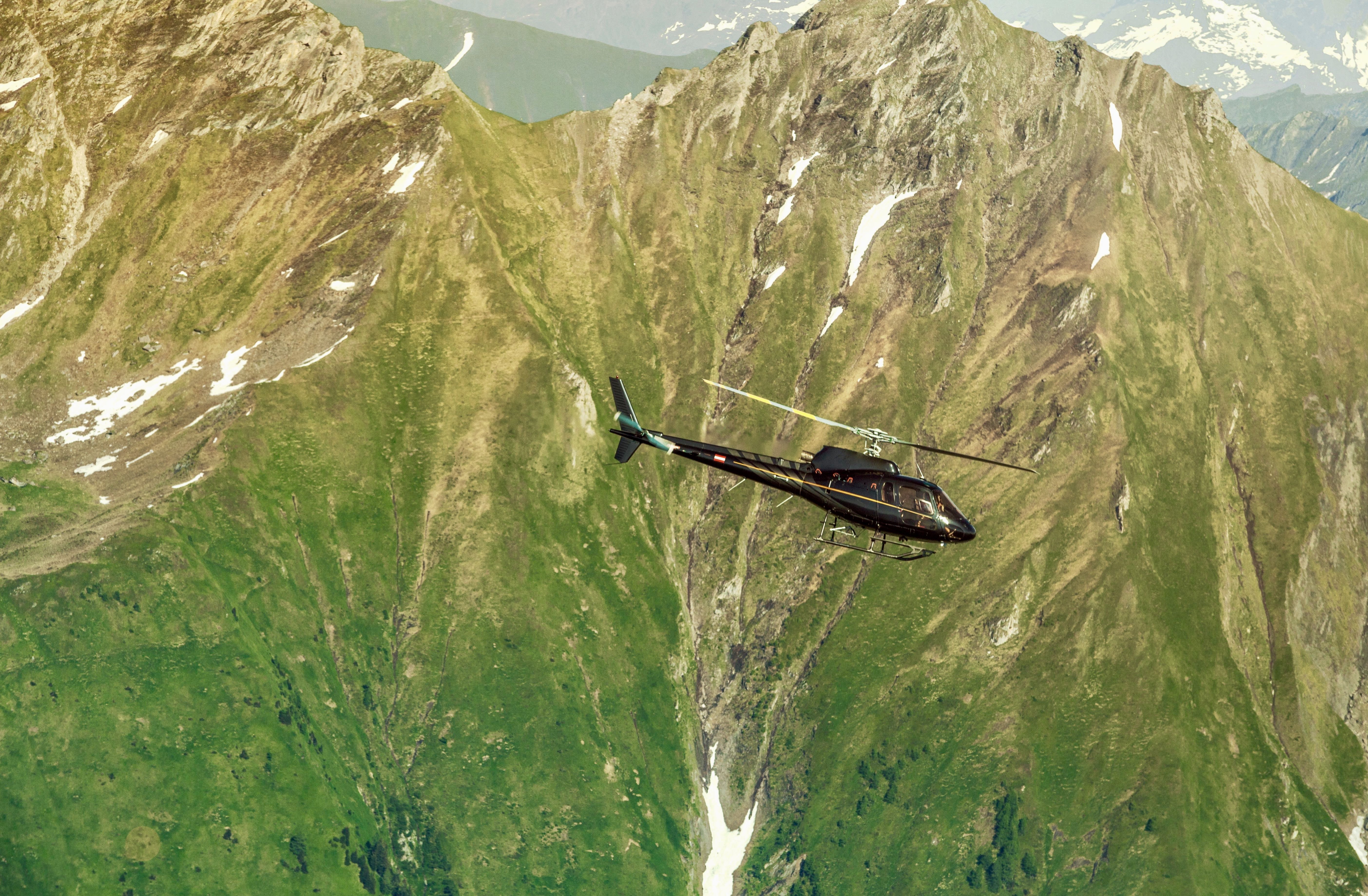 2 Helicopter North Chain flights for 10 people